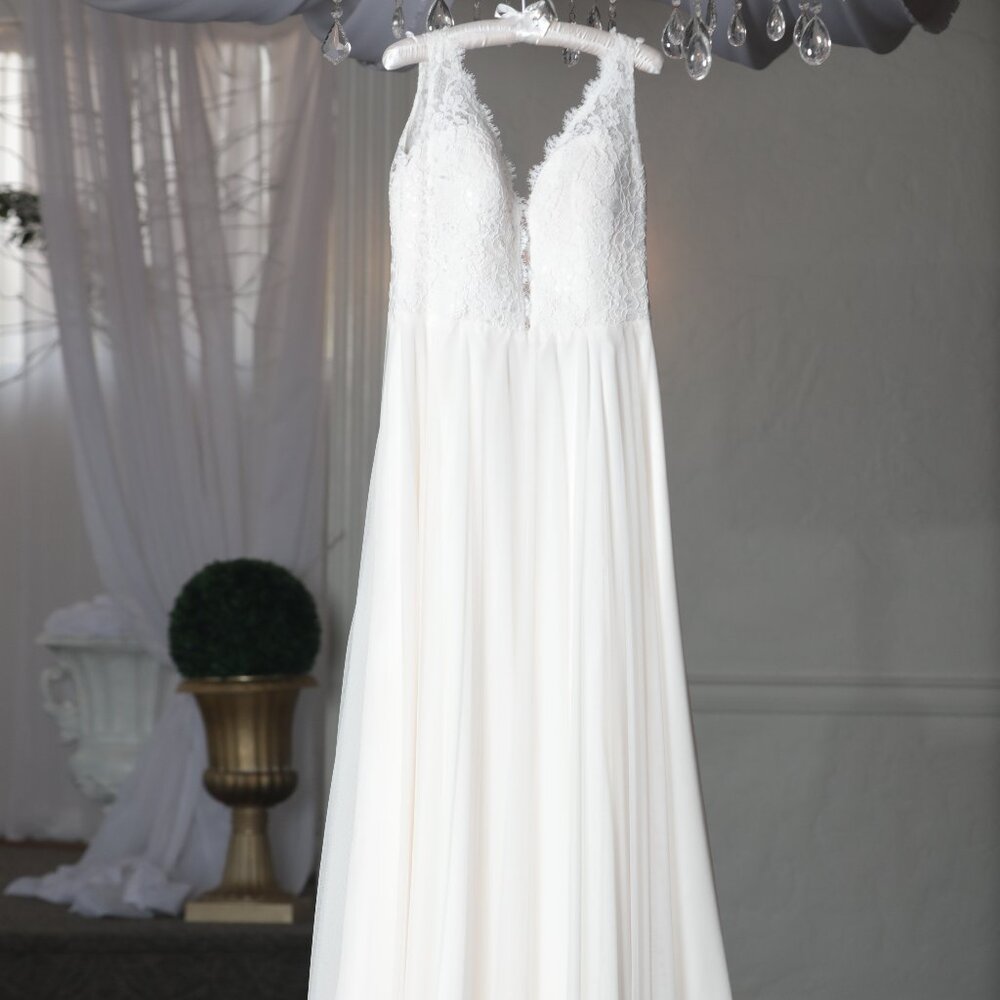 Bridal Gown/Wedding Dress